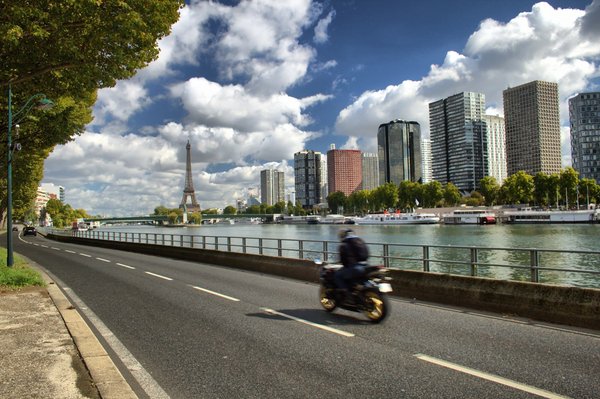 Le taxi moto : le meilleur moyen pour se déplacer à Paris